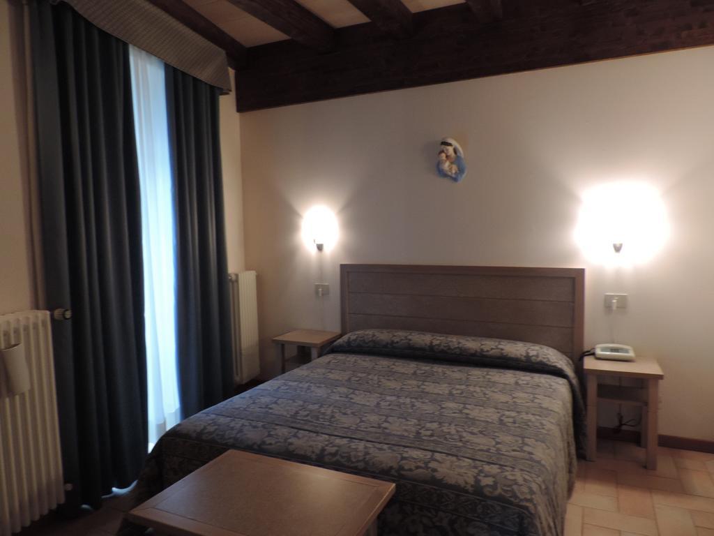 Casa Religiosa Di Ospitalità San Ponziano Alojamento de Acomodação e Pequeno-almoço Spoleto