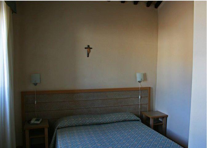 Bed & Breakfast Casa Religiosa Di Ospitalità San Ponziano *